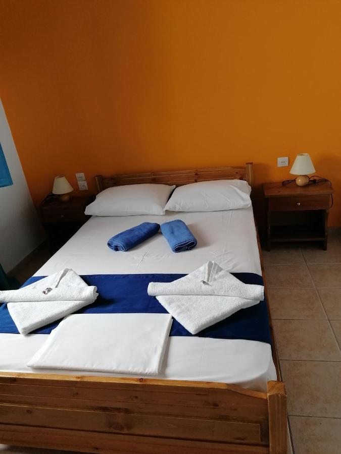 Villa Evmenia Panoramic View & Sea Front Apartments Скопелос Екстериор снимка