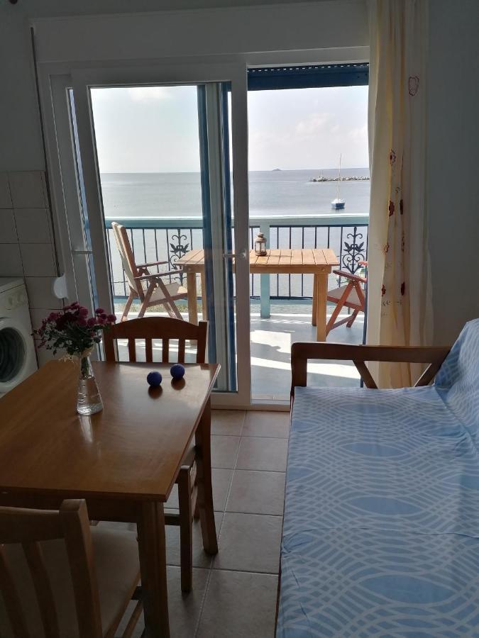 Villa Evmenia Panoramic View & Sea Front Apartments Скопелос Екстериор снимка