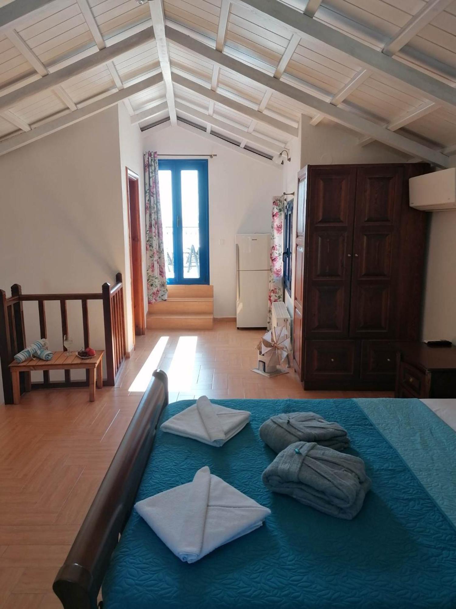 Villa Evmenia Panoramic View & Sea Front Apartments Скопелос Екстериор снимка