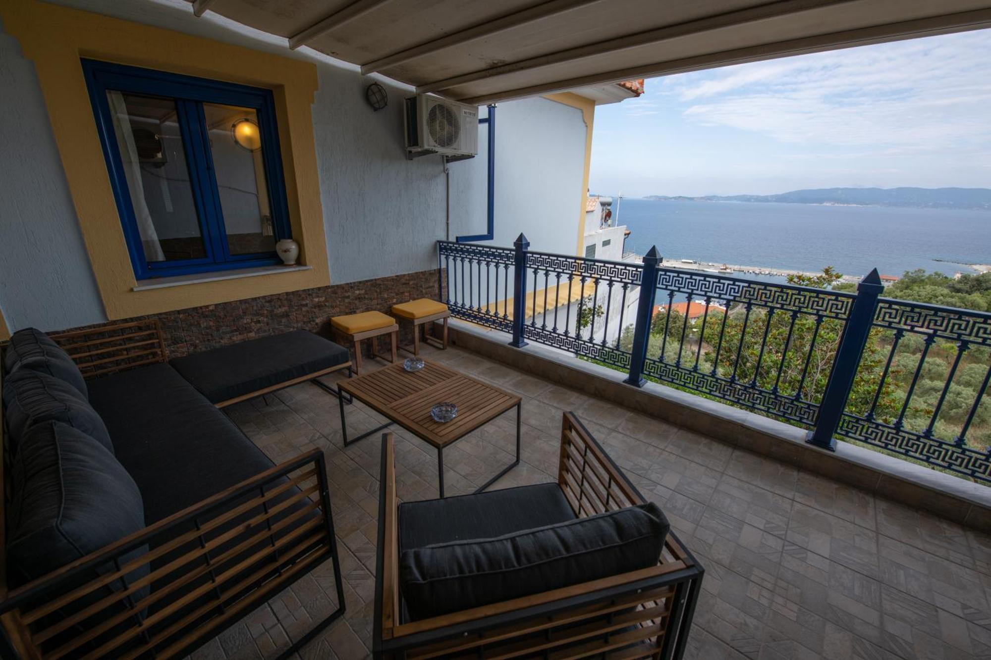 Villa Evmenia Panoramic View & Sea Front Apartments Скопелос Екстериор снимка