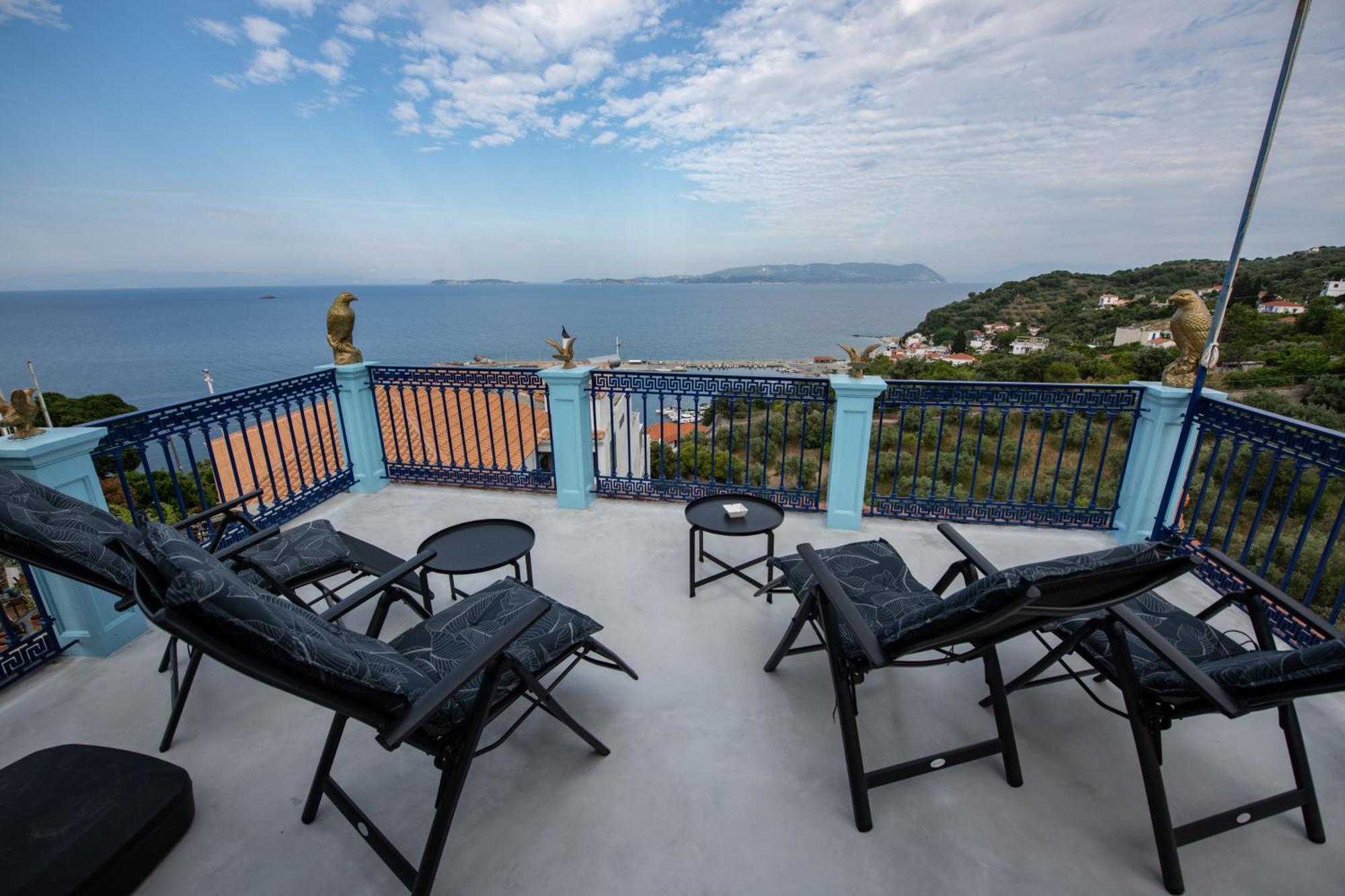 Villa Evmenia Panoramic View & Sea Front Apartments Скопелос Екстериор снимка